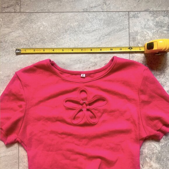 Early 2000's Cut-out Crop Top | Flower Cut Out | Hot Pink | Size S - Picture 6 of 10